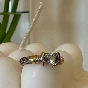 Vintage 18k white gold ring with cubic zirconia